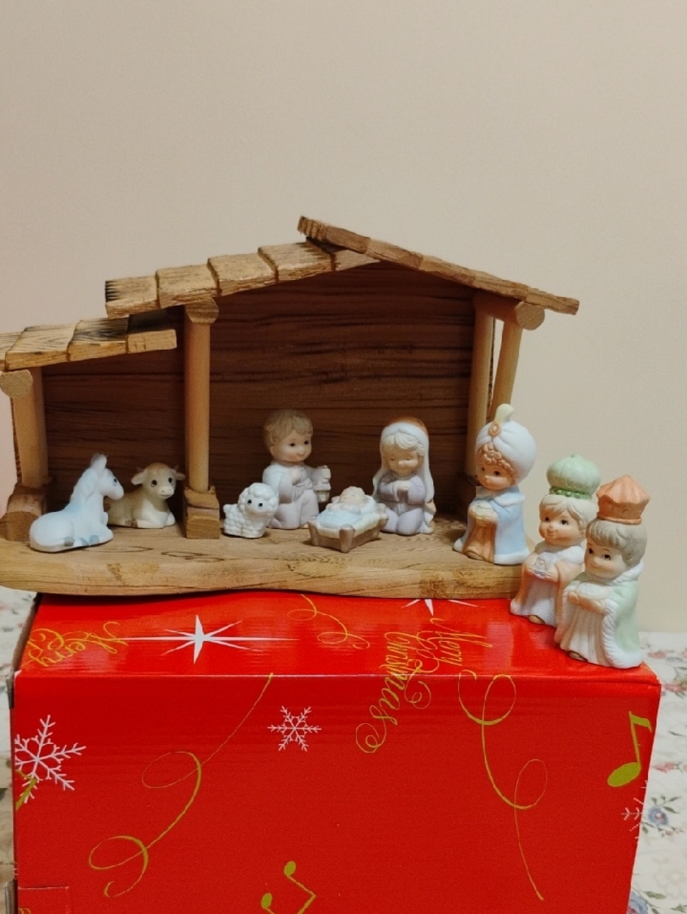 RUSS BERRIE ENESCO 1984 Wooden Nativity Scene Set - Vintage